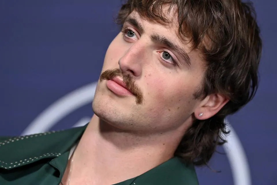 Benson Boone Net Worth 2025 – portrait of the rising pop star